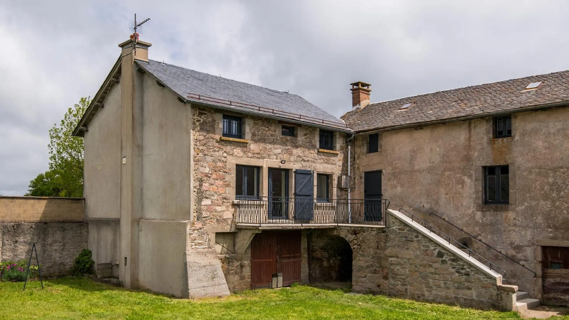 Gite Le Belvezou - Charmante Maison De Campagne Vezins-de-Levezou